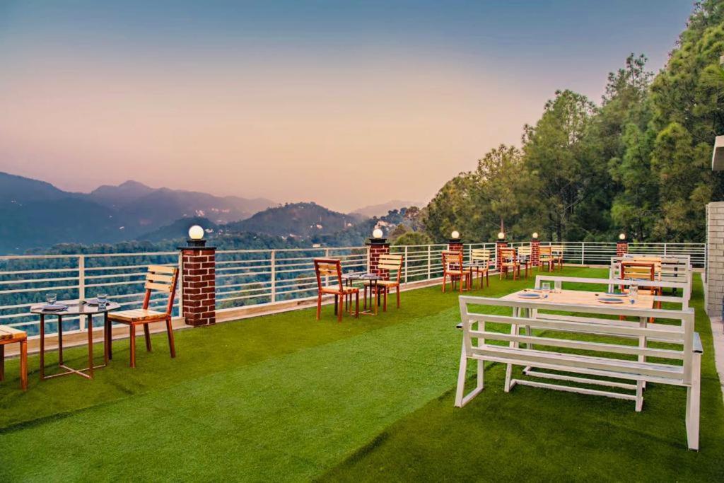 Bed and Breakfast Hillcrest Heights Kasauli Exterior foto