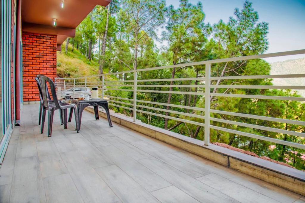 Bed and Breakfast Hillcrest Heights Kasauli Exterior foto